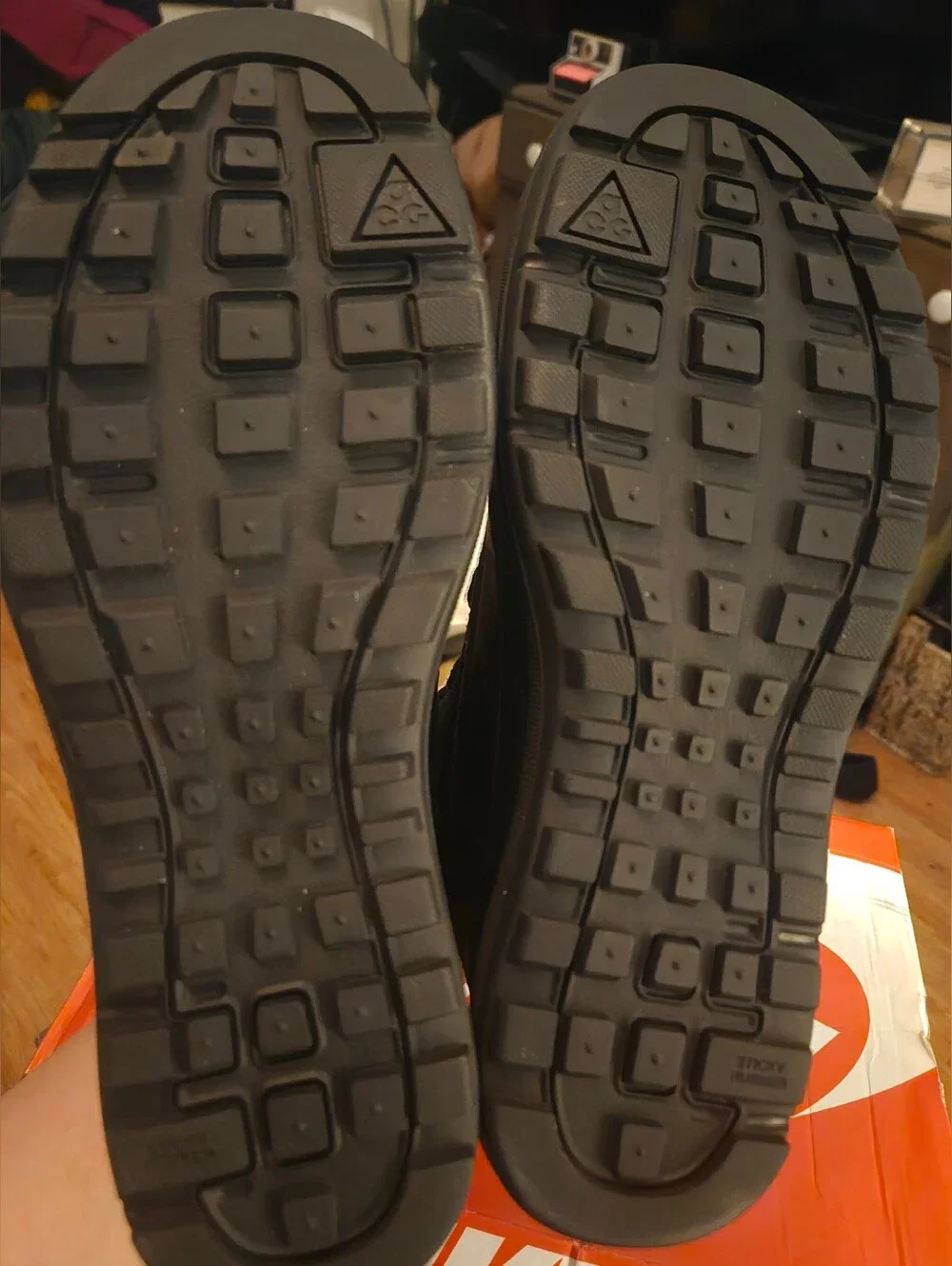 Nike Women's Woodside II Chukka Boots Size 10